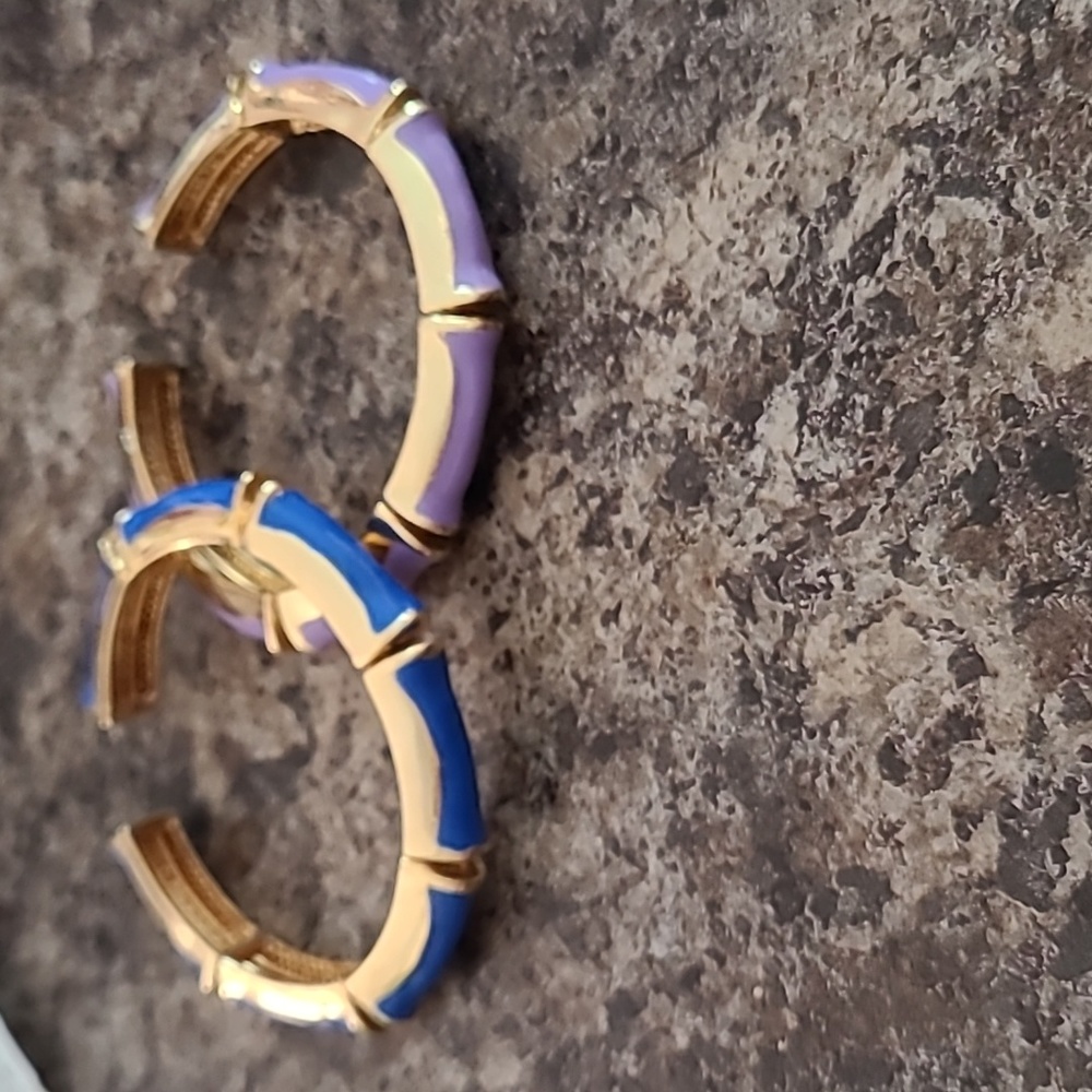 2 bracelets